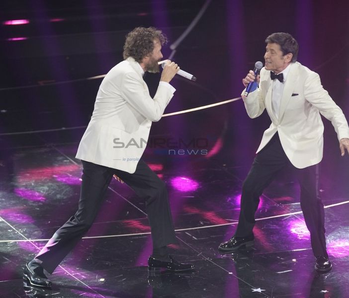 72° Festival di Sanremo: Jovanotti infiamma l'Ariston duettando con Gianni Morandi