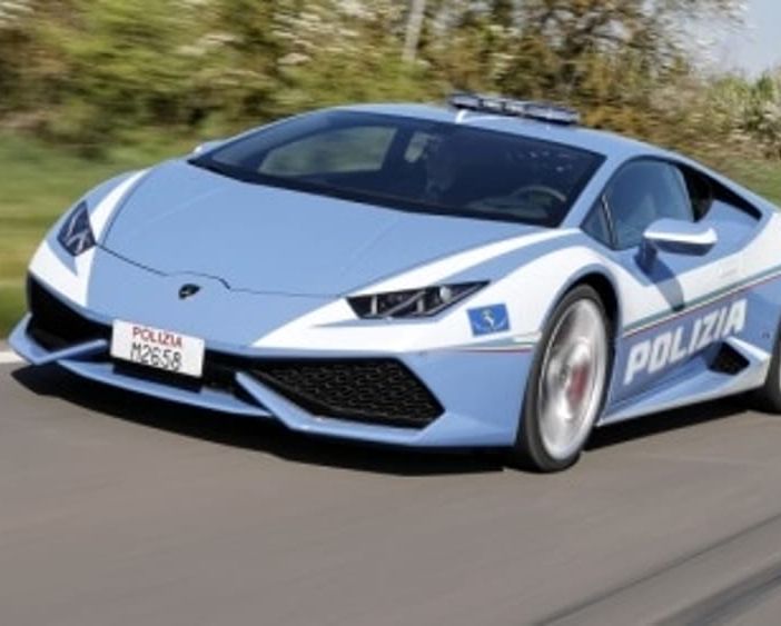 Un rene da Niguarda a 300 all’ora con la Lamborghini della Polizia