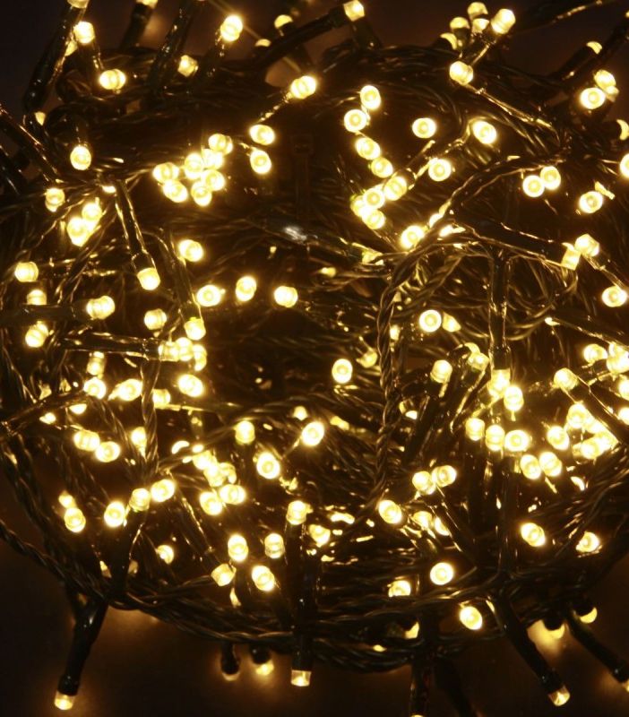 Pavia accende luci natalizie a Led (per risparmiare)