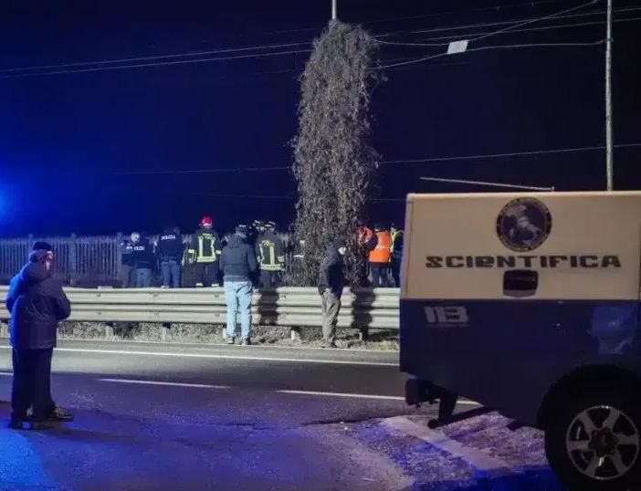 Novara: 30enne muore travolto da treno attraversando passaggio a livello