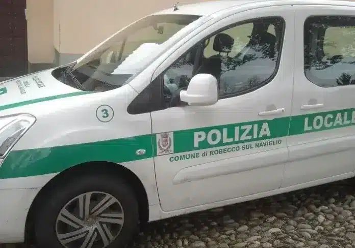 Robecco sul Naviglio: sorpreso dalla Polizia locale istruttore di scuola guida abusivo