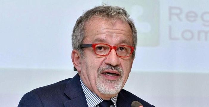 Intervento chirurgico per Roberto Maroni: operato oggi al Besta di Milano. «Condizioni soddisfacenti»