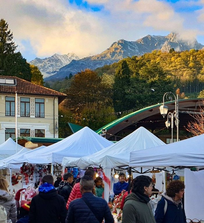E' partita la 21a edizione del Mercatino degli Angeli a Sordevolo nel biellese
