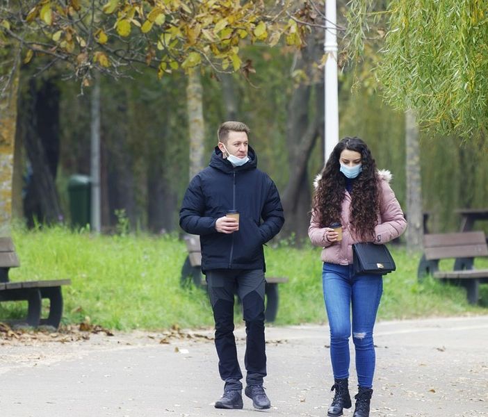 Coronavirus, la Lombardia sarà di nuovo in zona arancione da lunedì