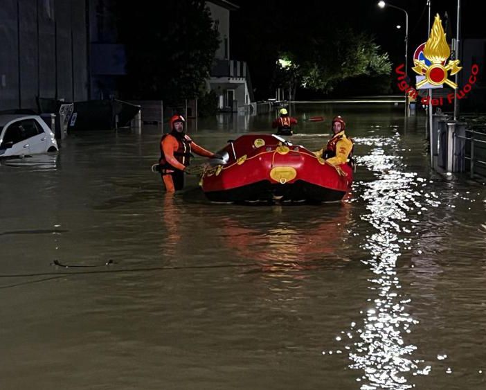 Marche, soccorsi in partenza da Milano. Sale a 8 il bilancio dei morti