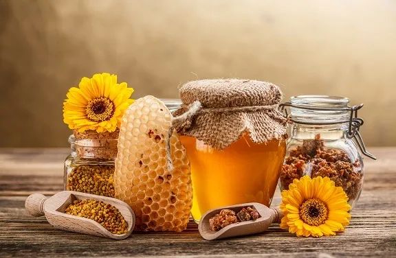 Gli apicoltori lombardi lanciano l’allarme miele
