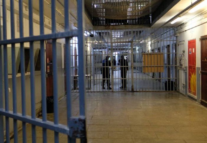 Abbiategrasso, arrestato per tentato omicidio il 16enne dell’IIS Alessandrini