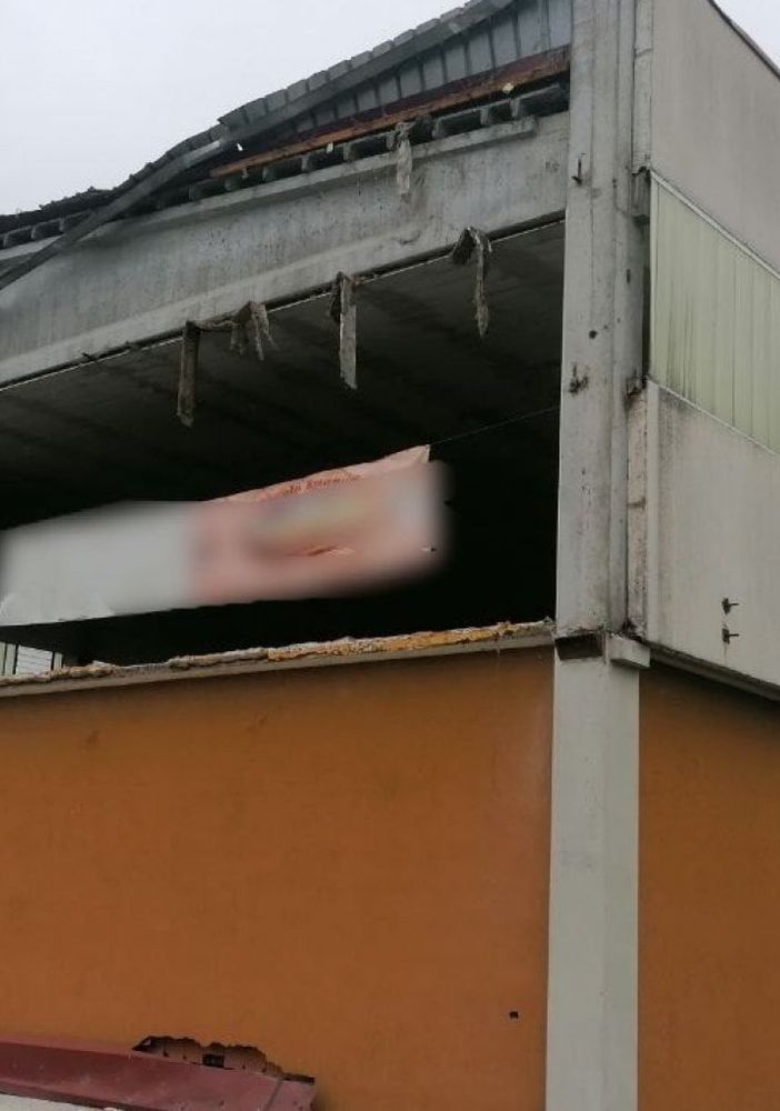 Lodigiano: crolla muro di palestra scolastica