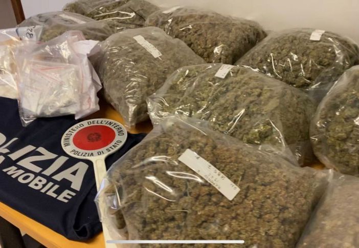 Arrestati due pusher alla stazione di Novara: &quot;fatturavano&quot; 1000 euro al giorno