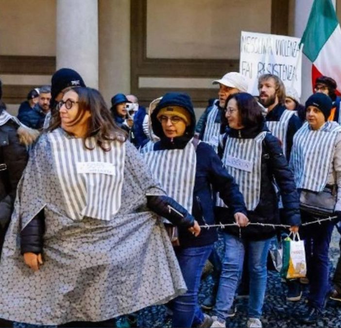 No Green Pass a Novara &quot;vestiti&quot; da ebrei nei campi, il sindaco: &quot;Vergognoso&quot;
