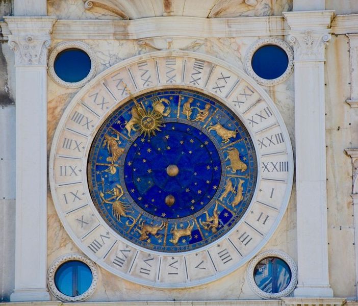 Cosa ci dicono le stelle? Ecco l'Oroscopo di Corinne dal 2 al 9 dicembre