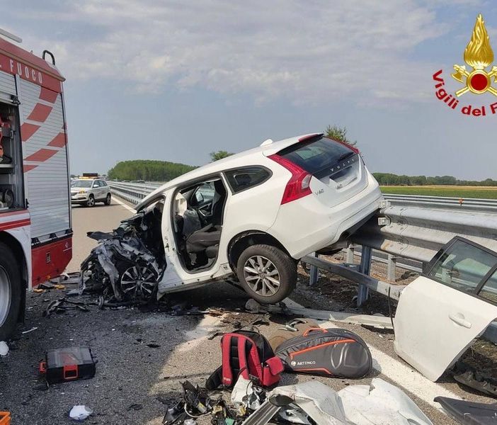 Le immagini del tragico incidente in autostrada nel tratto Gropello-Casei Gerola