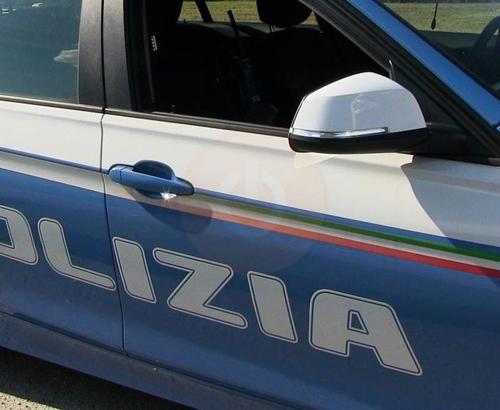 Novara, espulso un 38enne che infastidiva i residenti di alcuni condomini
