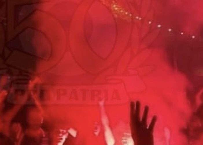 la foto copertina degli ultras della Pro