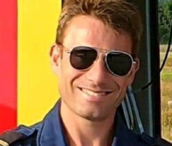 Tragedia all'Air Show dell'Aquila: muore pilota del 118 originario di Varese
