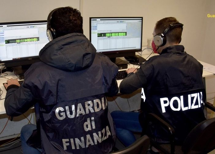 Condannato per usura ed estorsione: catturato all'estero dopo la fuga da Vercelli