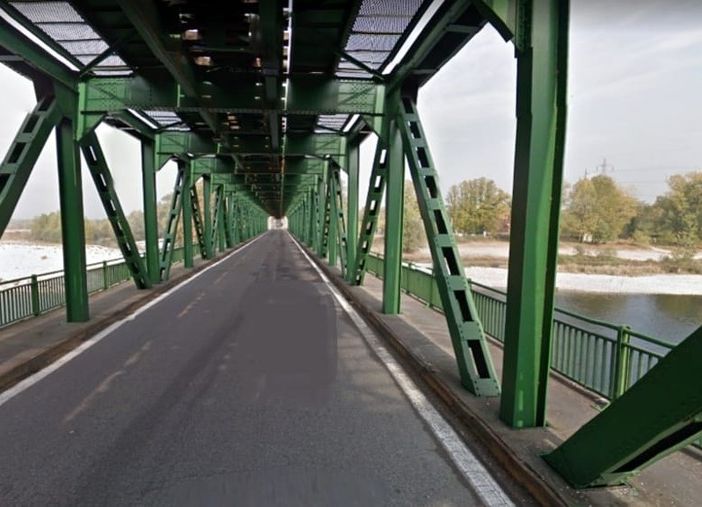 Al ponte di ferro di Galliate proseguono i lavori