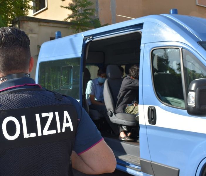 Furto al supermercato Esselunga di Novara: tre uomini arrestati