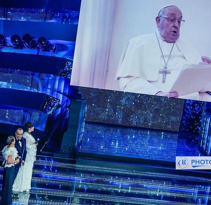 Papa Francesco, il messaggio del Santo Padre per la prima volta al Festival: “La musica strumento di pace”