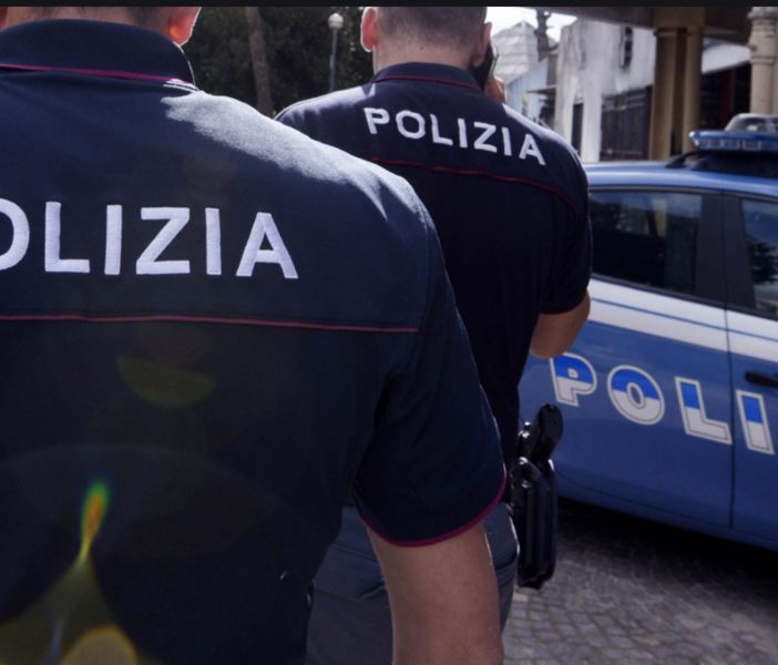 «Aiuto, mi hanno accoltellato...»: il &quot;pesce d'aprile&quot; finisce con una denuncia