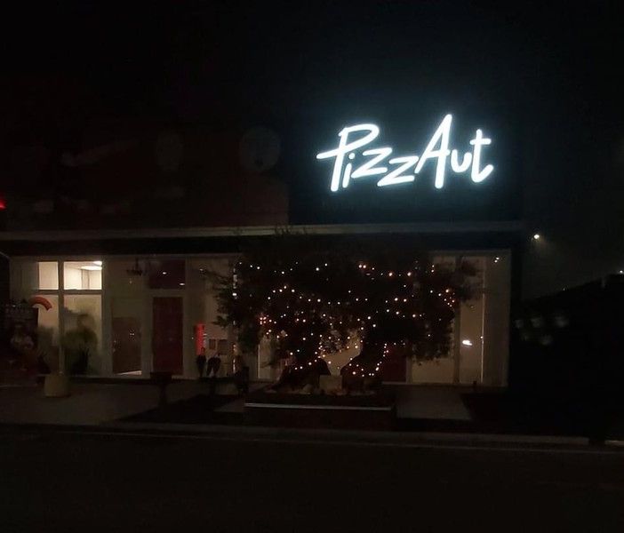 PizzAut, la fiducia è stata ricompensata: «Si sono presentati i clienti che non avevano pagato. E hanno lasciato pure i cioccolatini per i ragazzi»