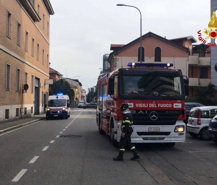 I vigili del fuoco e l'ambulanza sul posto