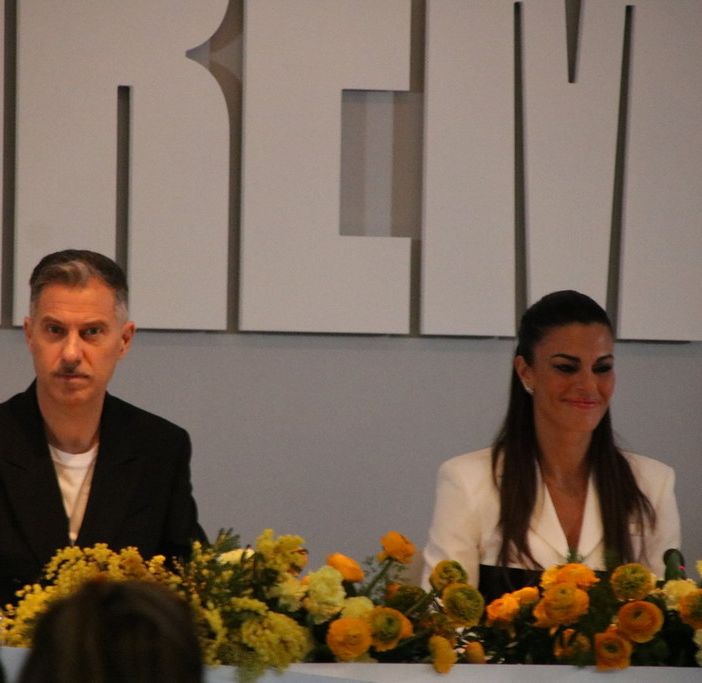 75° Festival di Sanremo, i conduttori del Primafestival: “Questo è il Festival degli abbracci, per noi esperienza indimenticabile”