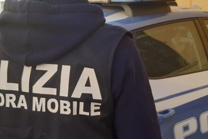 Novara, arrestato spacciatore 51enne: nascondeva cocaina nel bagagliaio dell’auto