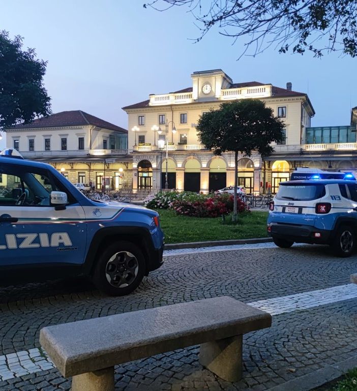 Novara, 21enne spruzza uno spray urticante addosso ad un coetaneo, denunciato