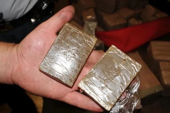 Trovato con due panetti di hashish alla stazione di Novara: arresto convalidato e rimesso in libertà