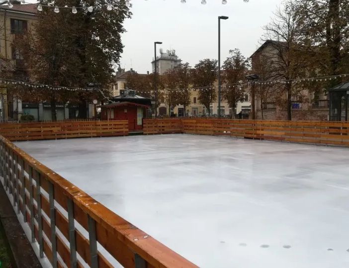 Ad Abbiategrasso arriva la pista ghiaccio per il Natale