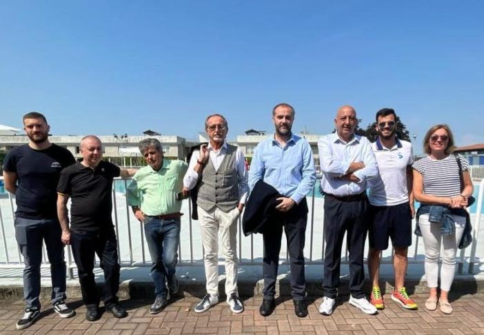 Trecate inaugura la piscina estiva