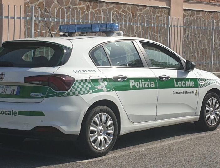 Magenta: danneggia il pullman e scappa, rintracciato e denunciato dalla Polizia locale