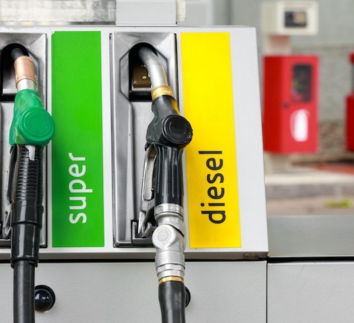 Forti aumenti del prezzo della benzina: gasolio ai livelli di agosto