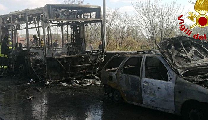 Incendiò il bus a Crema: 19 anni al responsabile del gesto, condanna definitiva