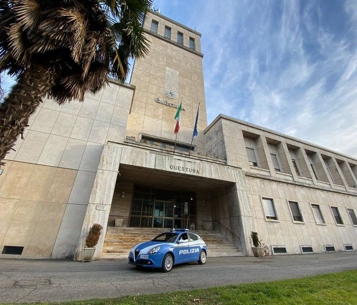 Novara, fermati tre minorenni per l'accoltellamento di un loro coetaneo