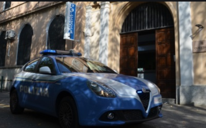 Vercelli, estorsione, stalking e minacce al personale di un hotel: in manette un quaratantenne