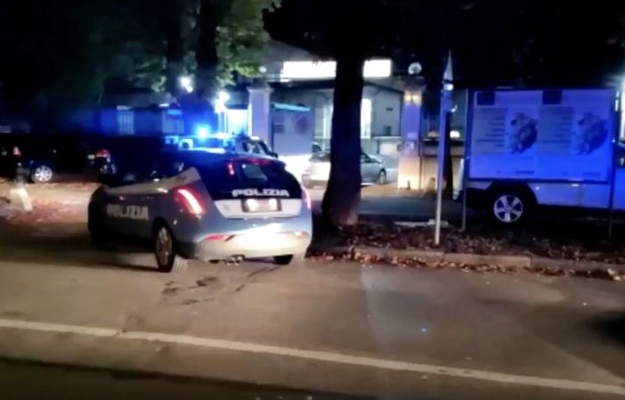 Vercelli: arrestati tre passeur pakistani: in un furgoncino avevano stipato 5 migranti - VIDEO