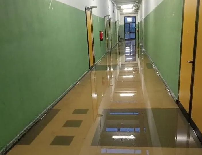 Vigevano, esonda il Naviglio: 850 studenti rimangono fuori dalle classi