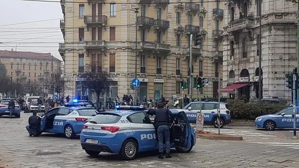 Rapina in banca da 160 mila euro a Milano in piazza Salgari