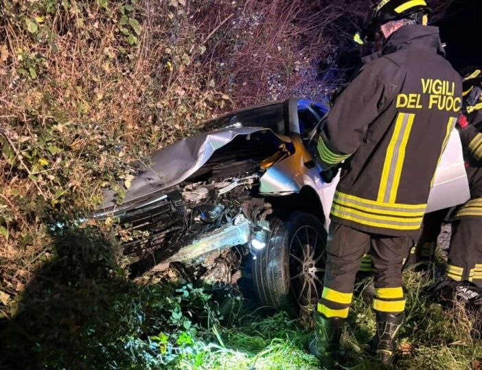 Frontale a Casarile: muore un 49enne, gravissima donna 53enne