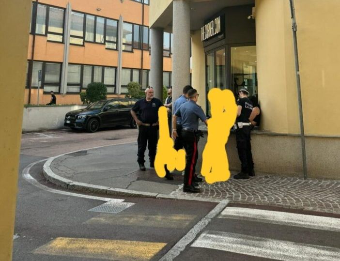 Magenta: rissa tra ragazzine in centro e volano anche le bestemmie