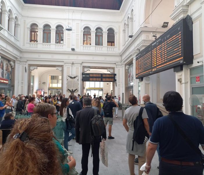 Terremoto a Genova, ritardi e cancellazioni sulle linee ferroviarie