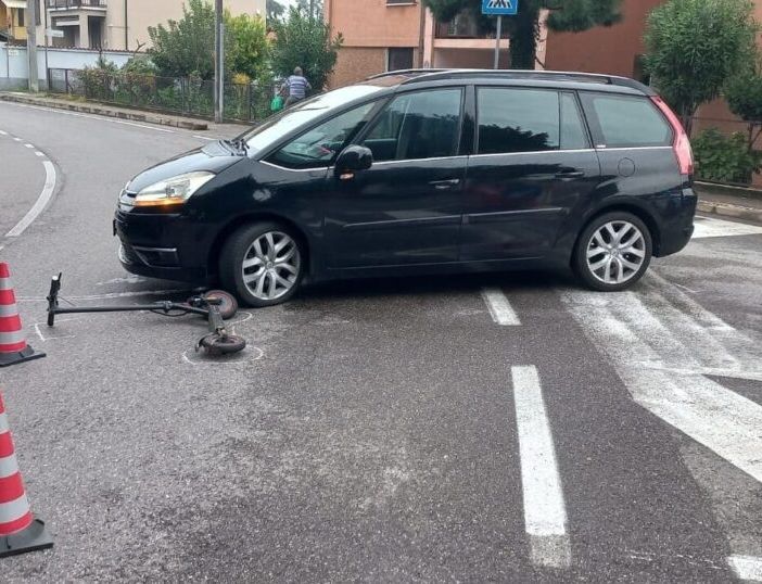 Robecco sul Naviglio: scontro auto – monopattino, 38enne finisce in ospedale