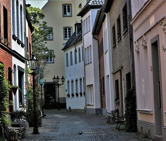 In Alto Adige numerosi Comuni tra cui Ortisei in zona rossa con coprifuoco e locali chiusi alle 18