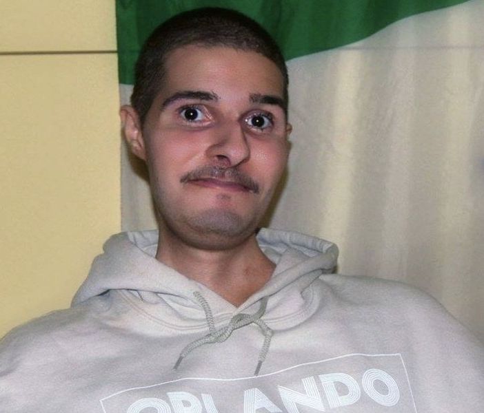 «Addio Simone, ci hai insegnato a essere coraggiosi»: Vercelli piange un 32enne