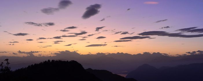 Onde orografiche al tramonto lungo le Alpi (foto da Campo dei Fiori - Paolo Valisa)