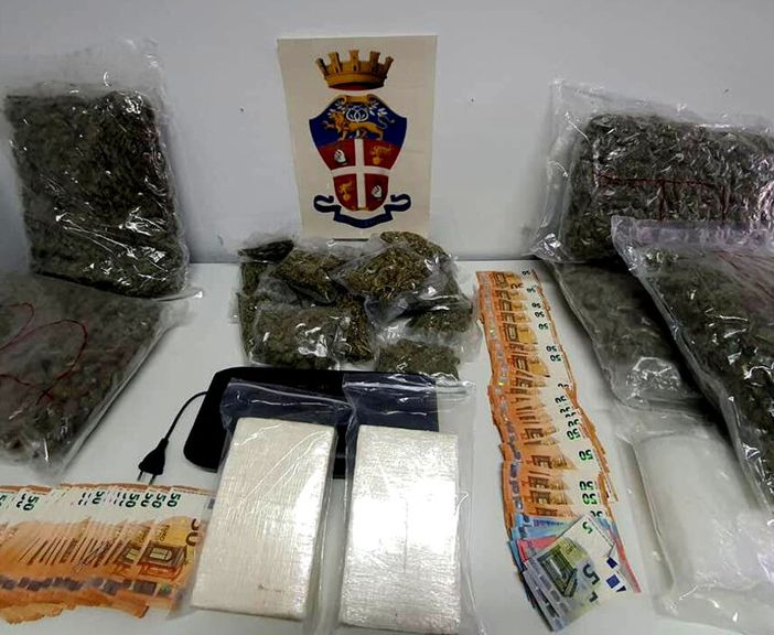 Operazione antidroga a Novara: tre arresti e sequestro di cocaina e marijuana