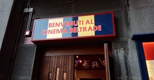 ‘Ero stanco di vedere film su Netflix’. Da Magenta a Milano per la proiezione delle 6: storia di Andrea