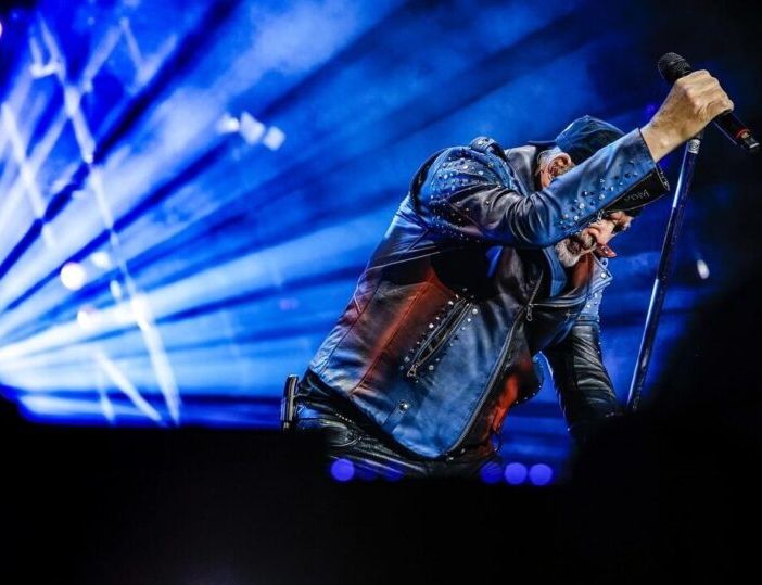 Vasco si &quot;prende&quot; San Siro: primo di sette concerti, è un successo di classici